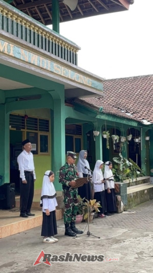 ‎ Upacara Bendera di MI NW Selong Berjalan Khidmat Dipimpin Babinsa Kelurahan Selong