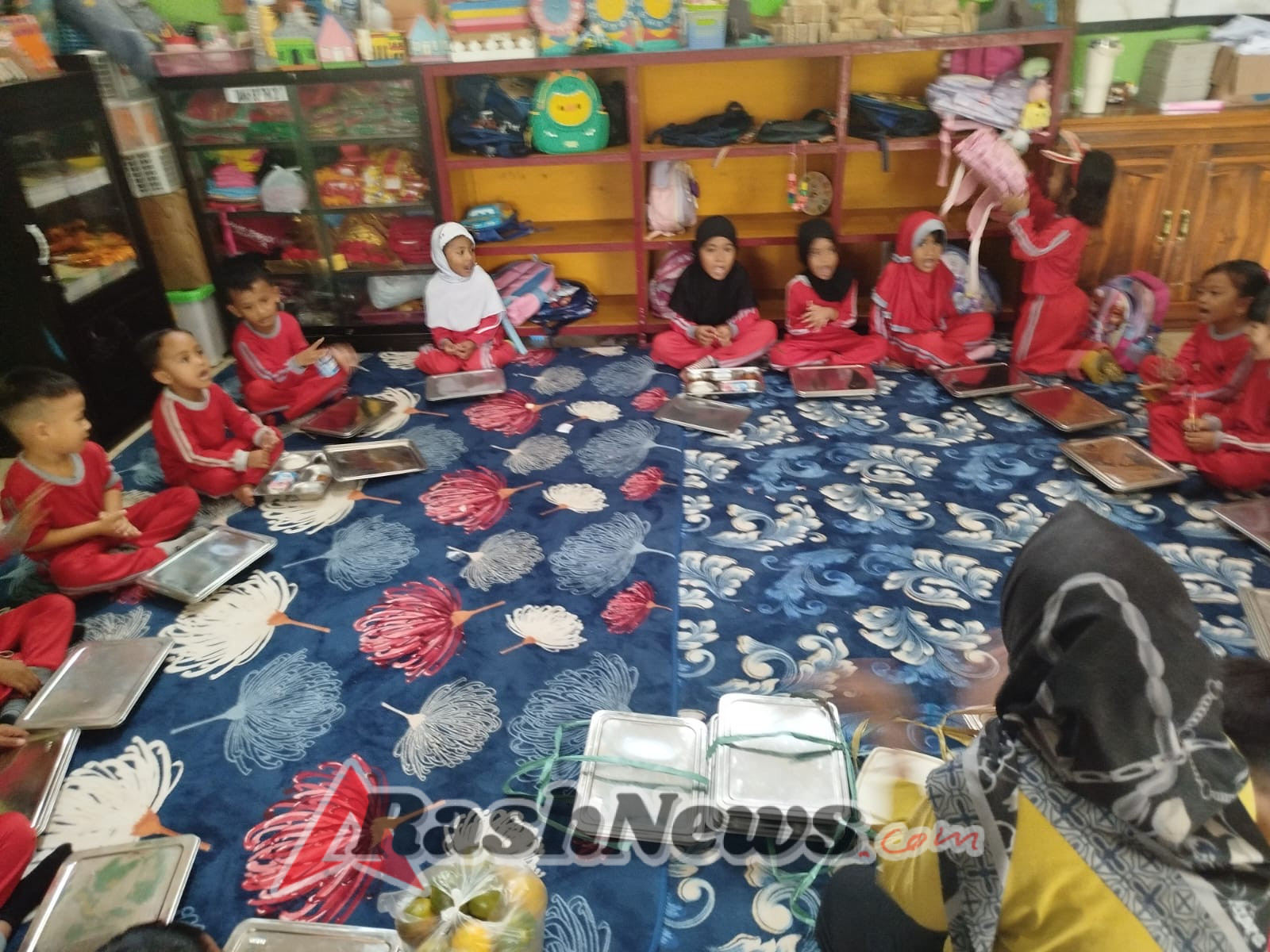 Dukung Gizi Anak Usia Dini, Babinsa Menala Hadir dalam Program MSG