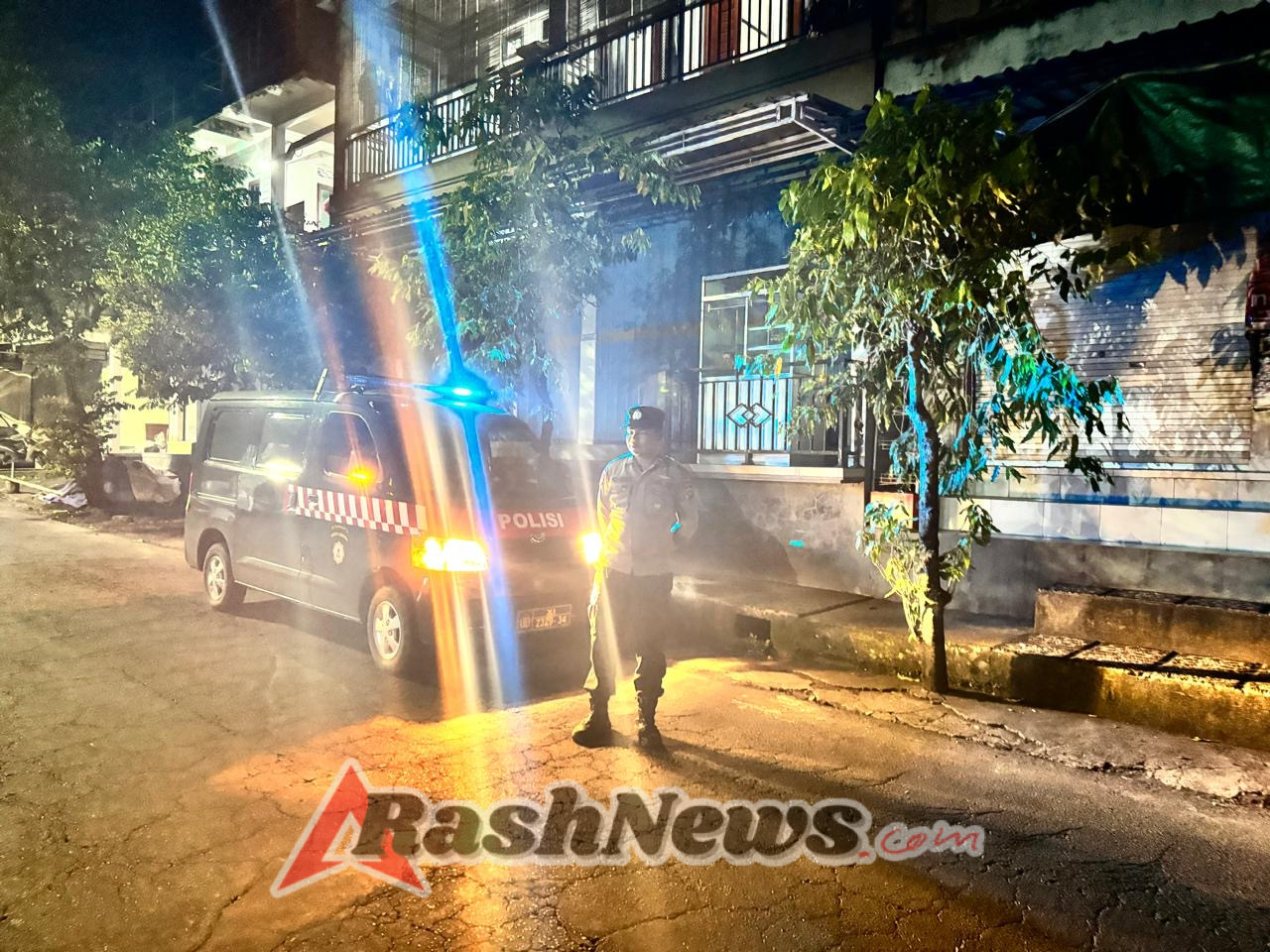 Tingkatkan Patroli Wilayah, Polsek Sidemen Melaksanakan Blue Light Patrol.