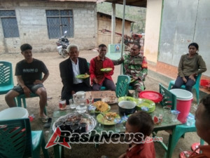 Babinsa Koramil 03/Detusoko Ajak Masyarakat Desa Tanalanggi Jaga Keamanan Lingkungan