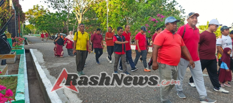 Tingkatkan Kebersamaan, Kodim 1601/ST Berpartisipasi pada Jalan Sehat Hari Guru Nasional