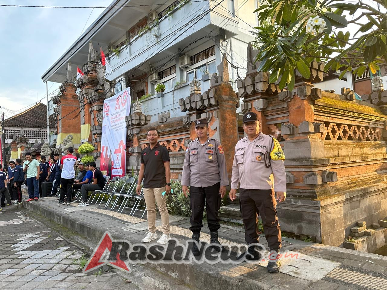 Polsek Blahbatuh Dalam Pengamanan Jalan Sehat Dan Senam Bersama, Berjalan Aman Dan Kondusif