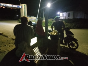 Patroli Babinsa 1628-04/Poto Tano, Warga Diingatkan Tetap Tertib dan Aman