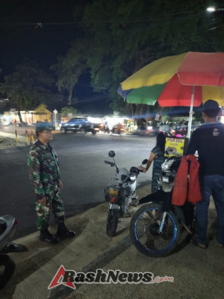 ‎Aktifkan Ronda Malam, Babinsa Jeruk Manis Ajak Warga Tingkatkan Kewaspadaan