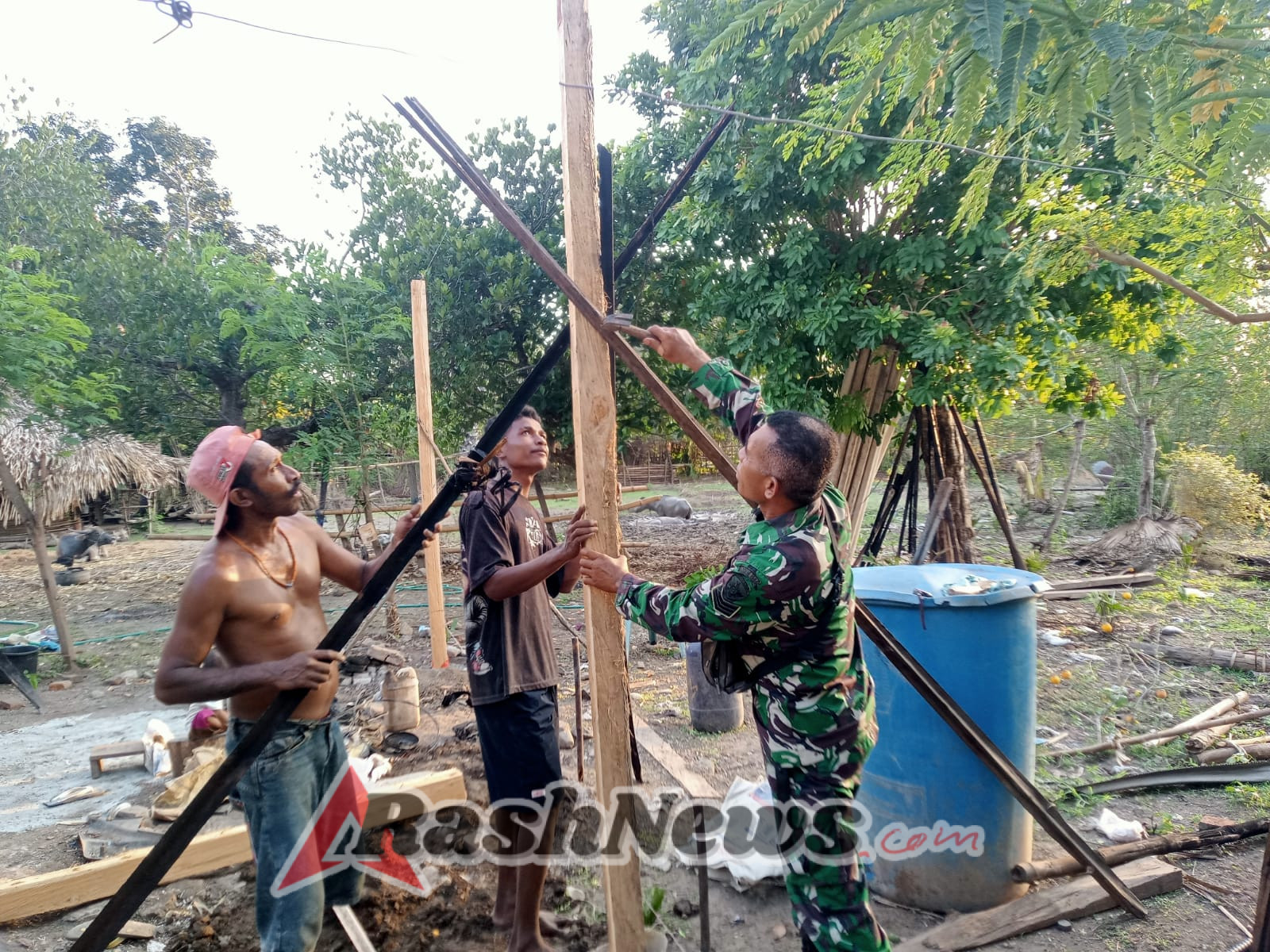 Bukti Nyata Kedekatan Babinsa Nuataus Dengan Warga Binaannya