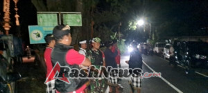 Ciptakan Kondusifitas, Babinsa Langgahan Bersama Warga Amankan Prosesi Melasti ke Pura Watu Kelotok Klungkung