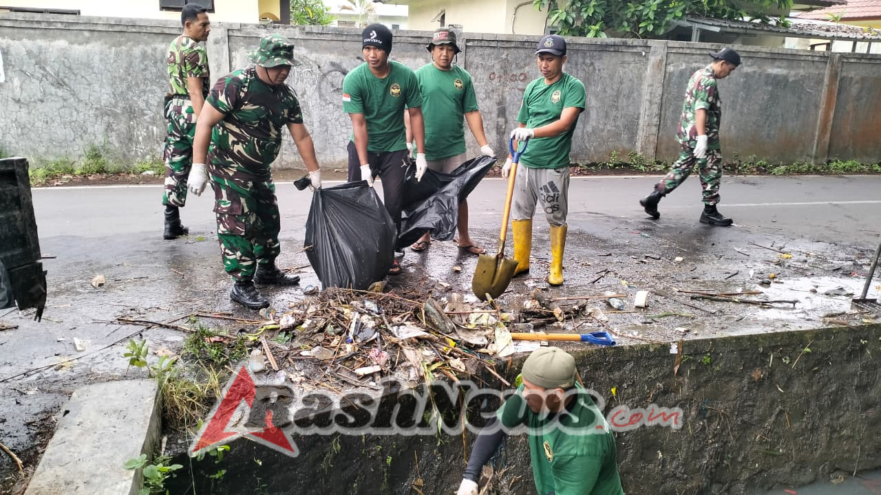 Gotong Royong di Gunungsari, Sinergi TNI dan Warga Jaga Lingkungan