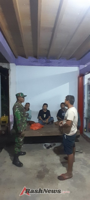 Babinsa Koramil 1614-05/Pekat Ajak Warga Desa Pancasila Aktif Ronda Malam