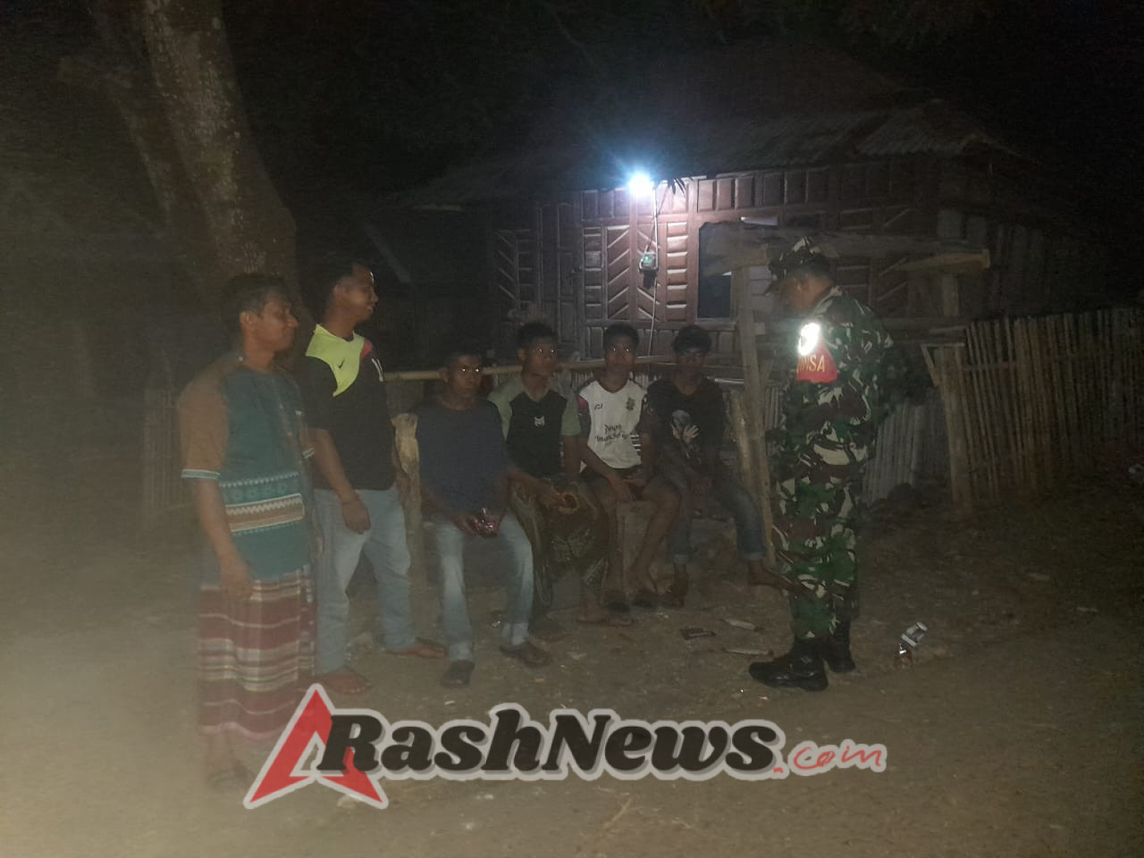 Patroli Siskamling di Desa Ndano Na’e Berlangsung Aman, Situasi Wilayah Terpantau Kondusif