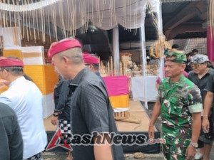Pererat Tali Silaturahmi TNI dan Masyarakat, Danramil Marga  Hadiri Upacara Ngaben Masal