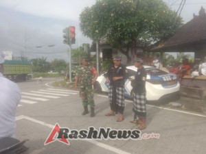 Tegaskan Pengabdian, Danramil Banjarangkan Kerahkan Anggota Pstikn Melasti Rangkaian Karya Ngusabha Jagat Di Pura Agung Kentel Gumi Aman Dan Lancar