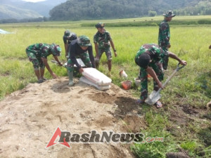 Tingkatkan Produktivitas Pertanian, TMMD ke-126 Kodim 1625/Ngada Tuntaskan 93% Pengecoran Irigasi di Riung Barat
