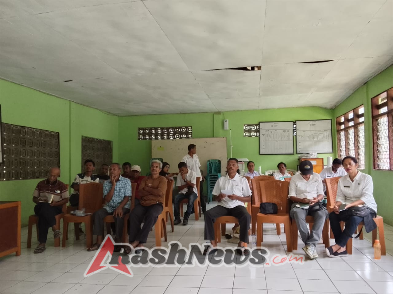 Masyarakat Antusias, TNI Dukung Transparansi Anggaran Desa Ndungga 2026