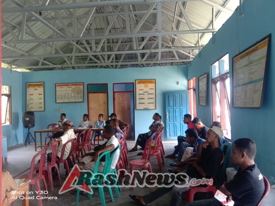 TNI AD Pererat Hubungan dengan Masyarakat Melalui Komsos dan Pamwil di Kecamatan Nangapanda