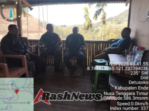 Cegah Gangguan Kamtibmas, Babinsa Koramil 1602-03/Detusoko Gelar Komsos dan Pamwil di Wilayah Binaan