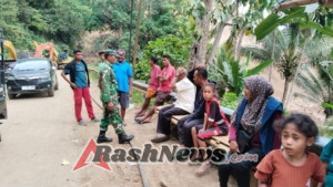 Babinsa Desa Wologai Ingatkan Warga Tetap Waspada dan Bersinergi Menjaga Lingkungan Aman