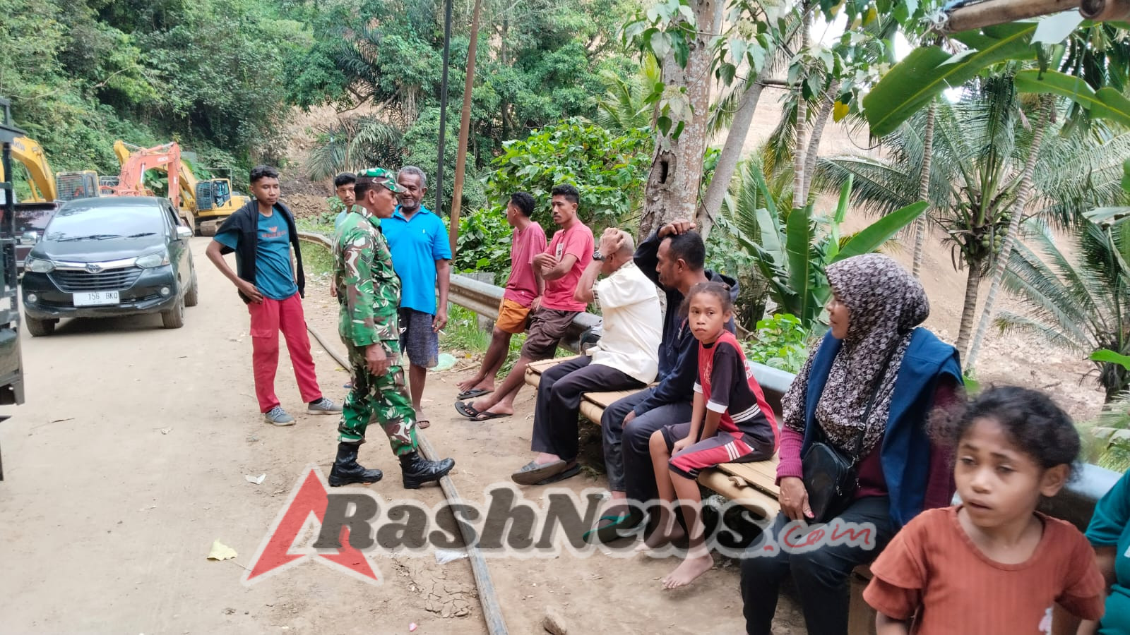 Babinsa Desa Wologai Ingatkan Warga Tetap Waspada dan Bersinergi Menjaga Lingkungan Aman