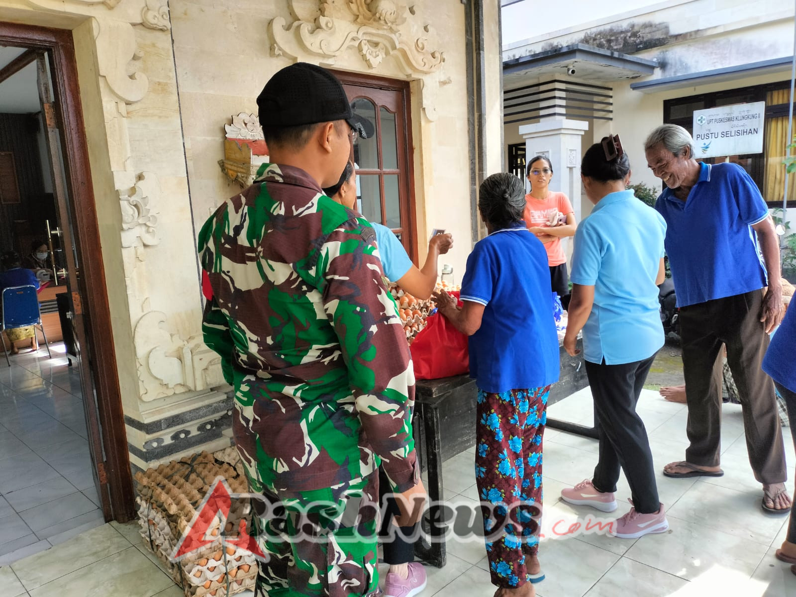 Tingkatkan Kualitas Kesehatan Masyarakat, Babinsa Selisihan Hadir Sukseskan Posyandu Lansia