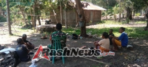 Lewat Komsos, Babinsa Miomaffo Barat Perkuat Kemitraan dengan Warga dan Dorong Produktivitas Desa