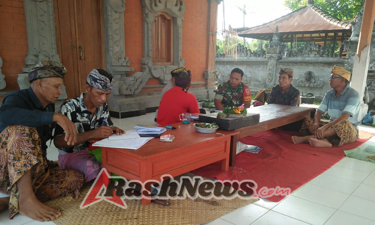 Babinsa dan Masyarakat Subak Yeh Lawas Jaga Kekompakan dalam Musyawarah Rutin