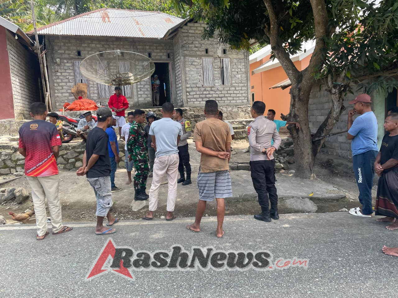 Babinsa Ramil 01 Ende Aktif Pantau Wilayah dan Bangun Komunikasi dengan Masyarakat