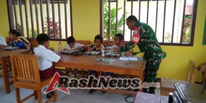 TNI Hadir untuk Rakyat: Babinsa Rote Ndao Awasi Pelaksanaan Program Makanan Bergizi Gratis