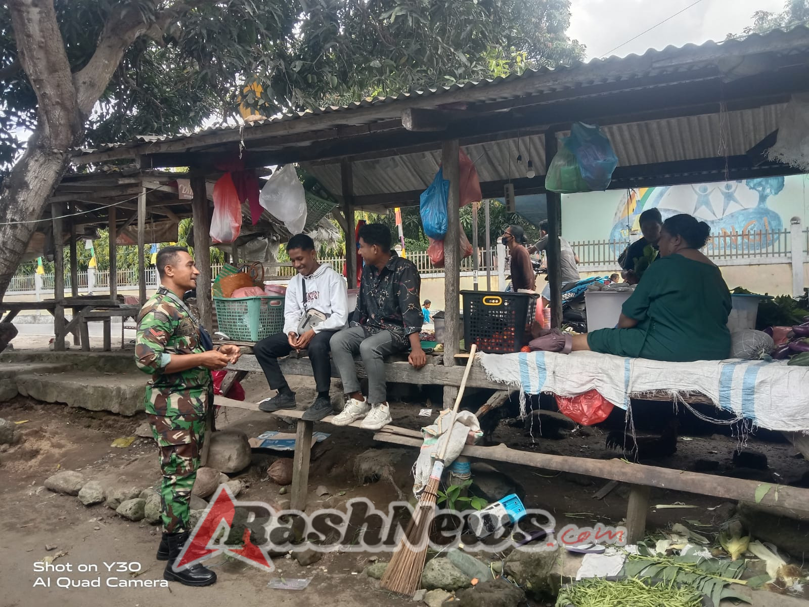 Babinsa 1602-01 Ende Aktif Monitoring Wilayah dan Mendengar Aspirasi Masyarakat