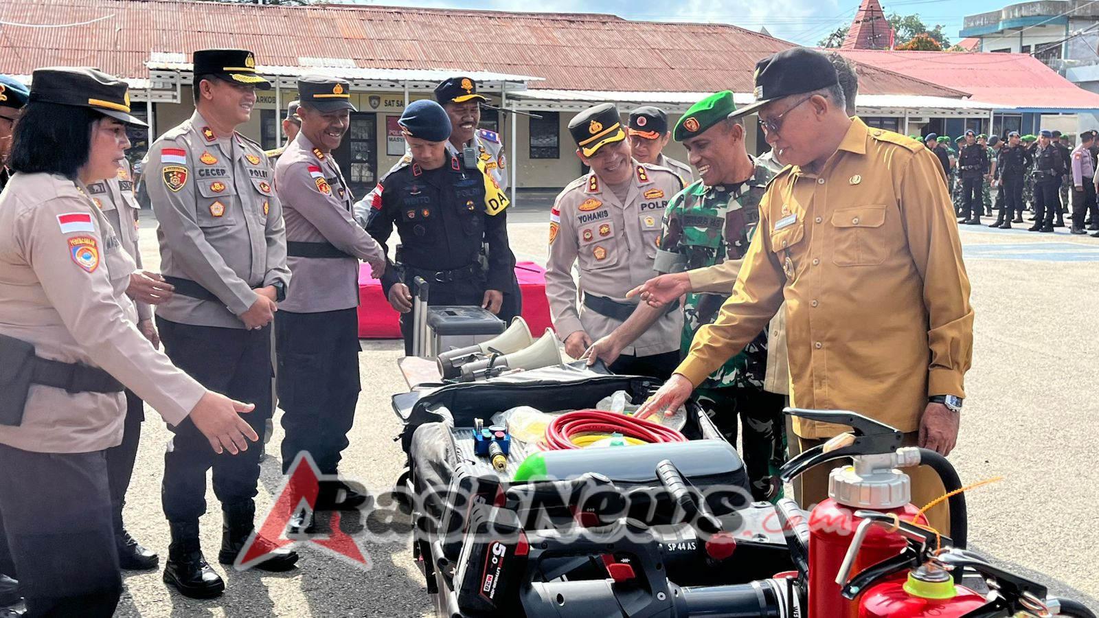 Dandim 1613/Sumba Barat Hadiri Apel Gelar Pasukan Penanggulangan Bencana Alam di Polres Sumba Barat