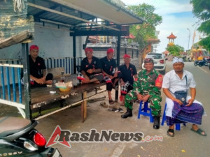 Babinsa Kampung Baru Hadir Pastikan Keamanan dan Ketertiban dalam Puncak Odalan Pura Taman Sari