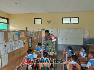 Wujud Kepedulian TNI terhadap Generasi Muda, Babinsa Pantai Baru Pastikan Distribusi Makanan Sehat Berjalan Lancar