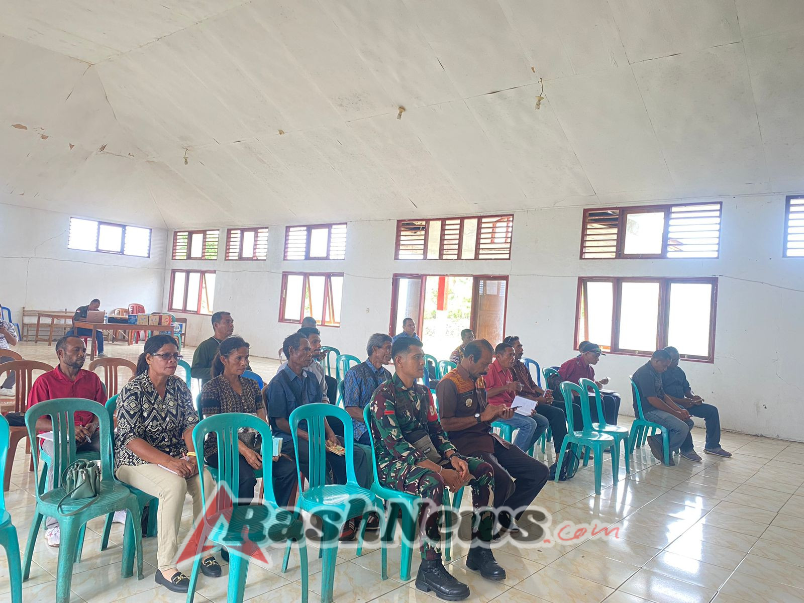 Sinergi Pemerintah dan Masyarakat: Sosialisasi Hukum Adat di Nagawutung Berjalan Lancar