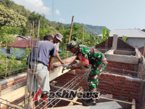 TNI di Tengah Masyarakat, Babinsa Ende Gelar Karya Bhakti di Desa Binaan