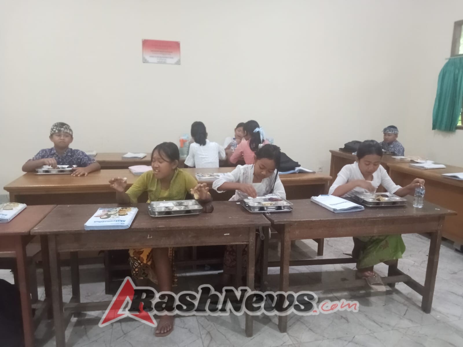 Koramil 1626-02/Susut Berperan Aktif dalam Pengawasan Pembagian Makanan Bergizi kepada Pelajar