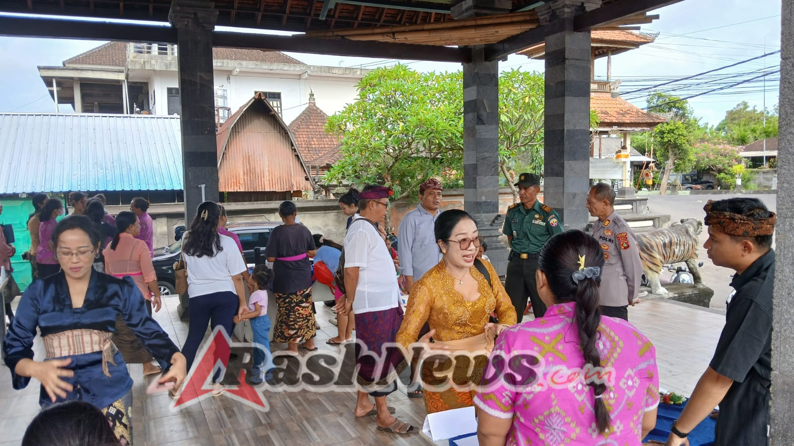 Danramil 1616-04/Blahbatuh Ajak Warga Jaga Kesehatan Lewat Kegiatan Posyandu Balita dan Lansia