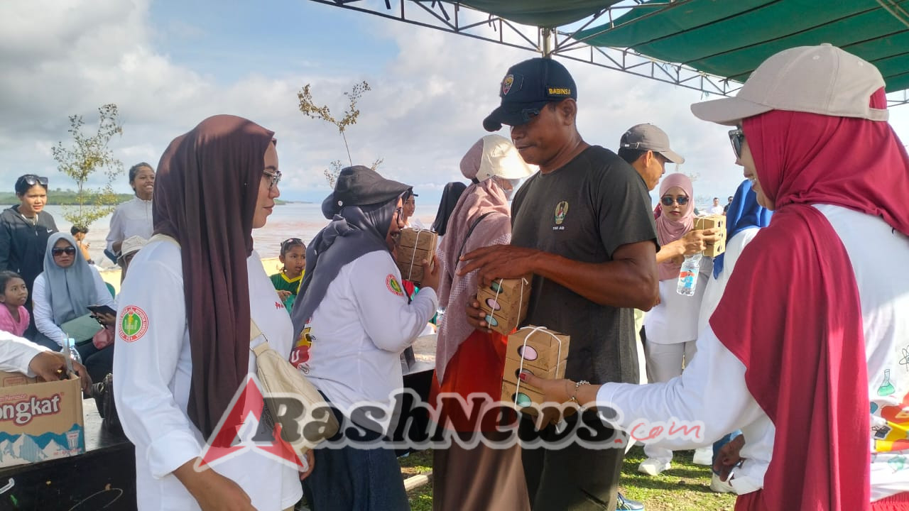 Kolaborasi TNI, Guru, dan Masyarakat: Jalan Sehat HUT PGRI ke-80 di Labuhan Jambu Berlangsung Semarak