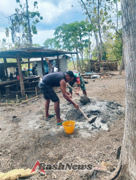 Babinsa Koramil 03/Paga Pantau Kondisi Wilayah Lewat Komsos di Desa Mego