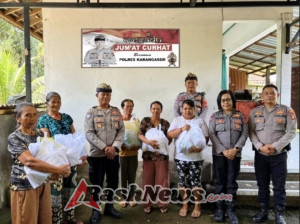 Kasat Binmas Mewakili Kapolres Karangasem Melaksanakan Program Jumat Curhat Bersama Masyarakat Di Desa Gelumpang