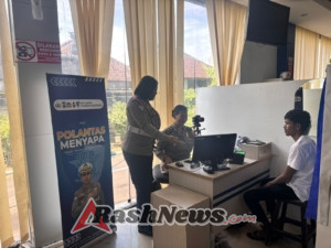 Polantas Menyapa, Hadir Melayani Masyarakat Di Satpas Polresta Denpasar