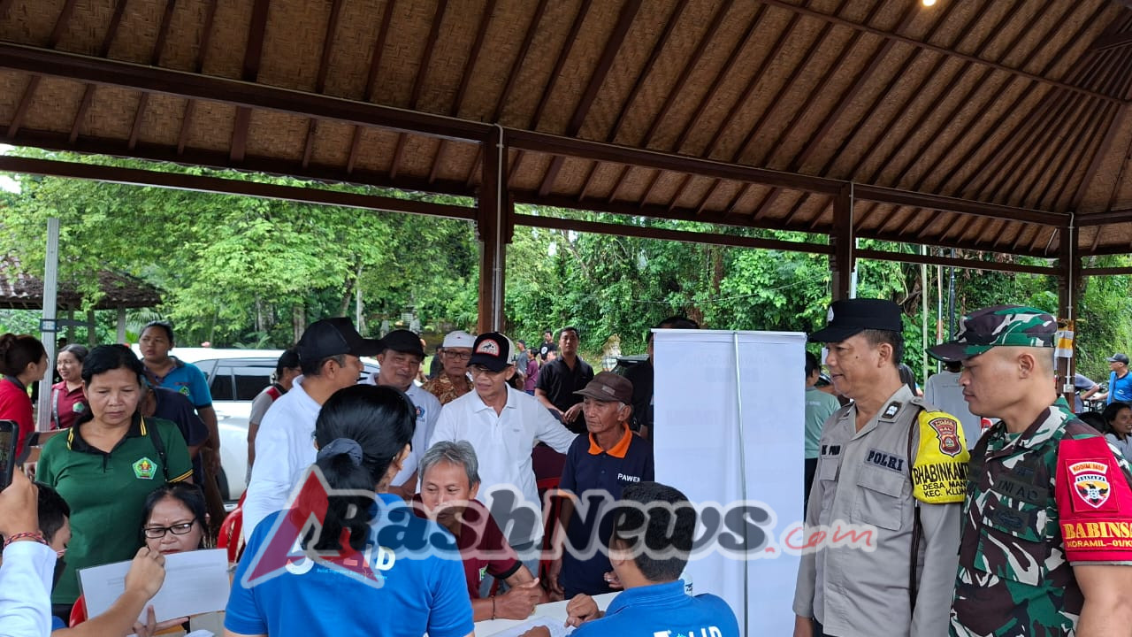 Bhabinkamtibmas Desa Manduang Amankan Kegiatan Aksi Bersih dan Sosialisasi Pengelolaan Sampah Berbasis Sumber