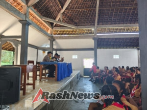 Polri Go to School, Bhabinkamtibmas Desa Padangan Ajak Siswa SMPN 4 Pupuan Cegah Bullying dan Kenakalan Remaja