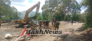 Sinergitas TNI dan Rakyat Terlihat di Pengecoran Bendungan Panondiwal TMMD ke-126