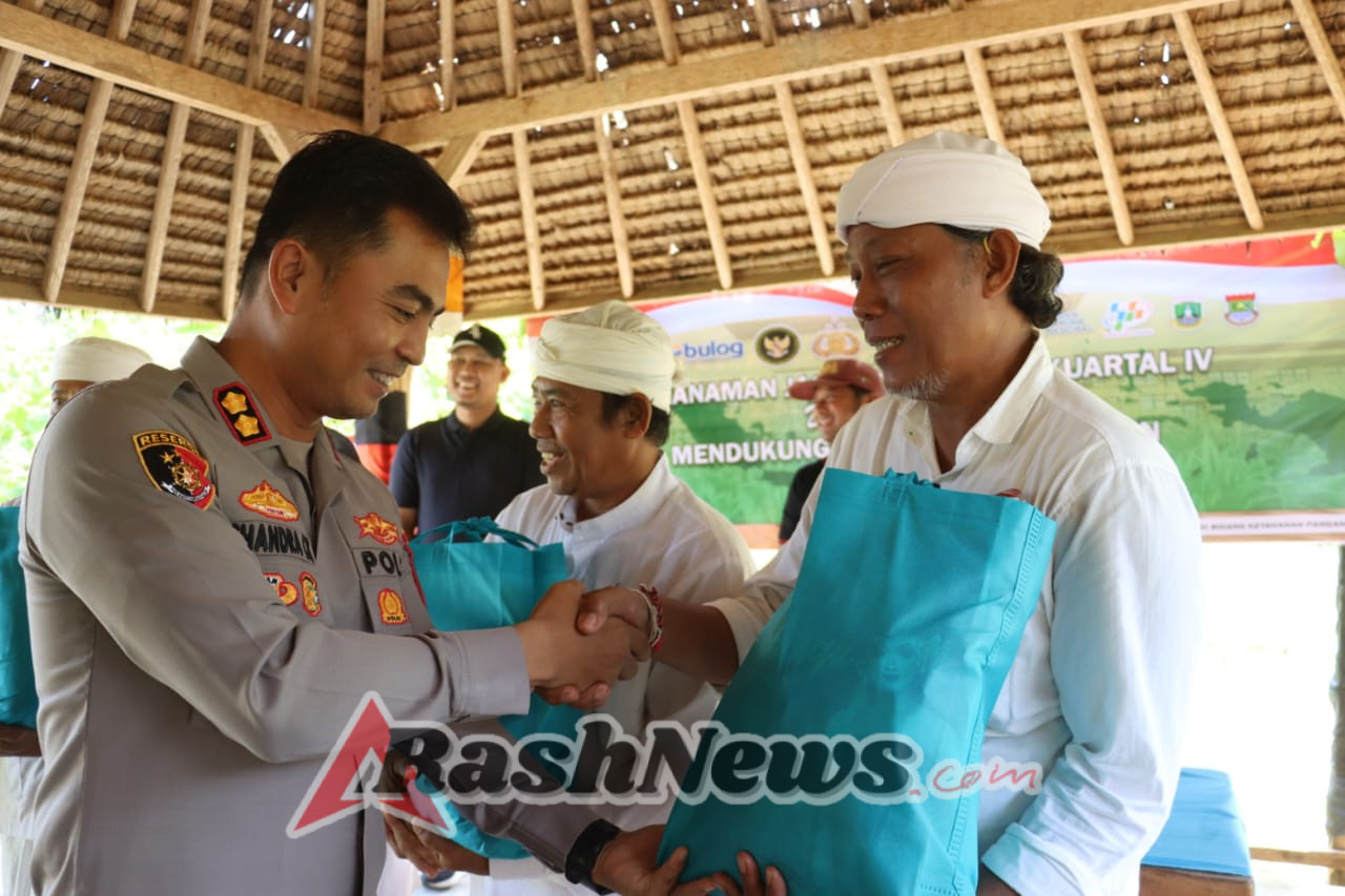 Polres Gianyar Gelar Program “Minggu Kasih” dan Baksos di Desa Bakbakan