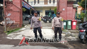 Personel Polsek Gianyar Laksanakan Pengamanan Persembahyangan di Gereja GPIB Ebenhaezer Gianyar