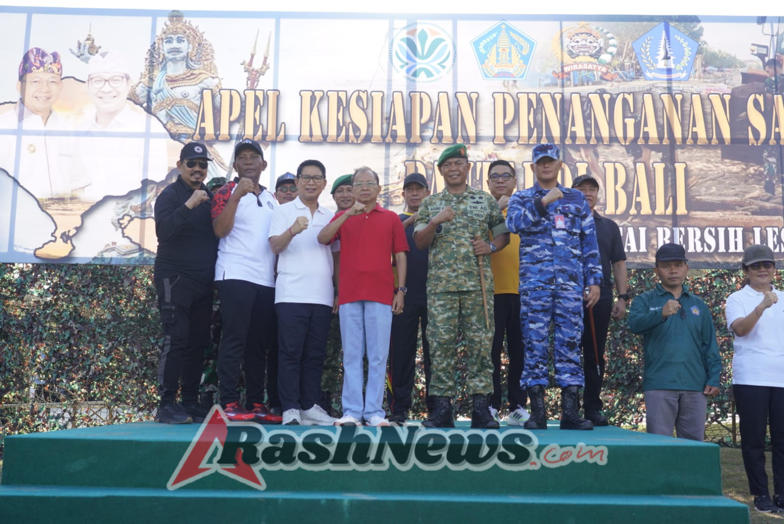 Danrem 163/Wira Satya dan Gubernur Bali Pimpin Apel Siaga Tangani Sampah Kiriman di Pantai Kuta