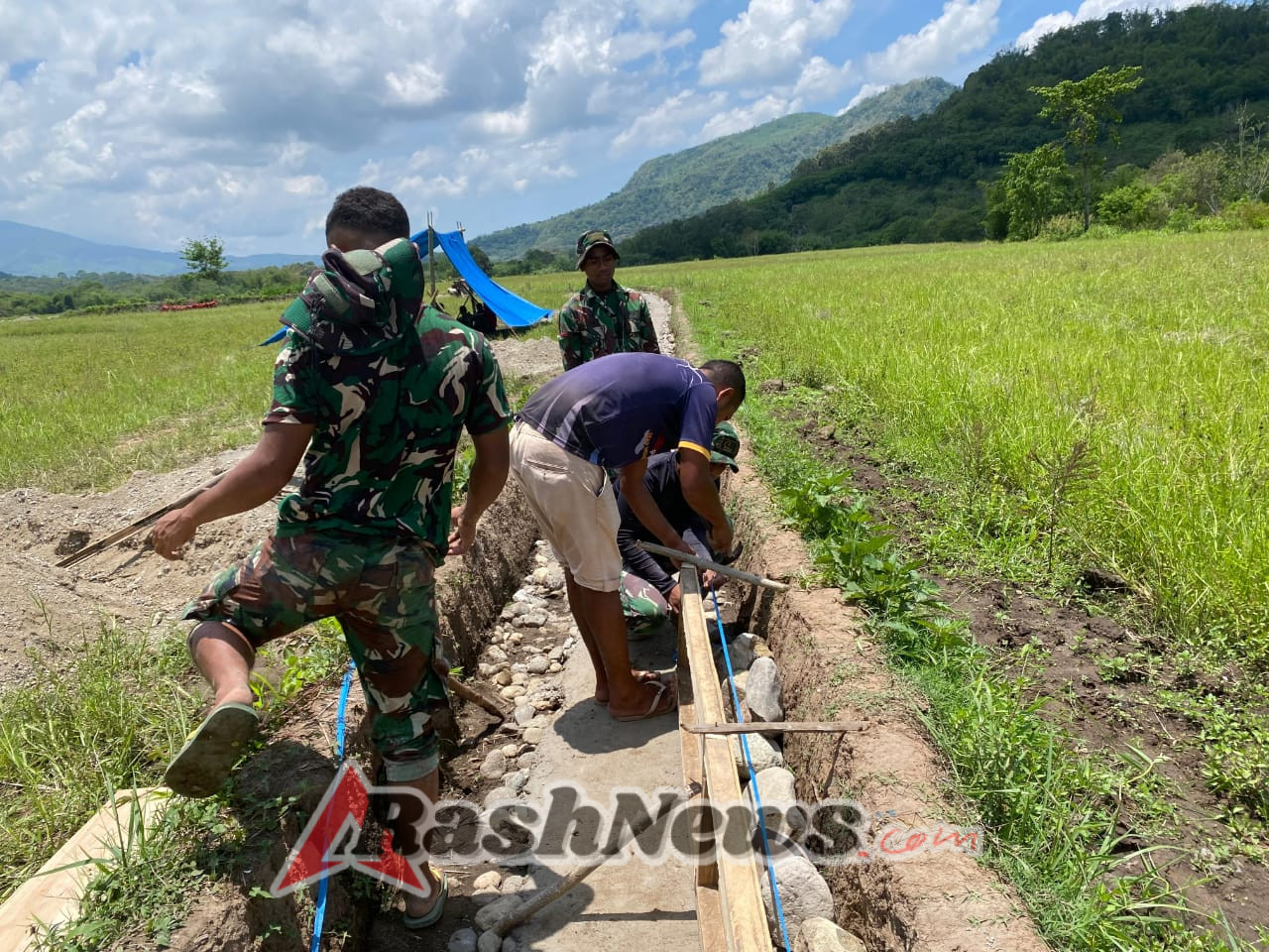 Program TMMD ke-126 Fokuskan Giat Fisik: Pengecoran Irigasi Puun Keo Hampir Rampung