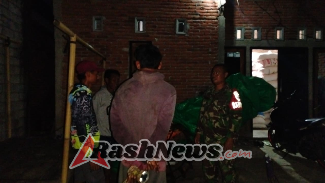 Ciptakan Lingkungan Aman, Babinsa dan Warga Sorisakolo Kompak Gelar Ronda Malam