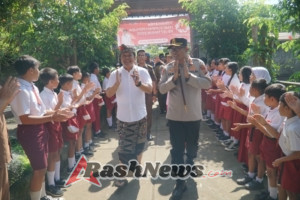 *Kapolres Bangli Didampingi Ibu Ketua Bhayangkari Cabang Bangli  Launching Paket Makan Bergizi Gratis SPPG Polres Bangli