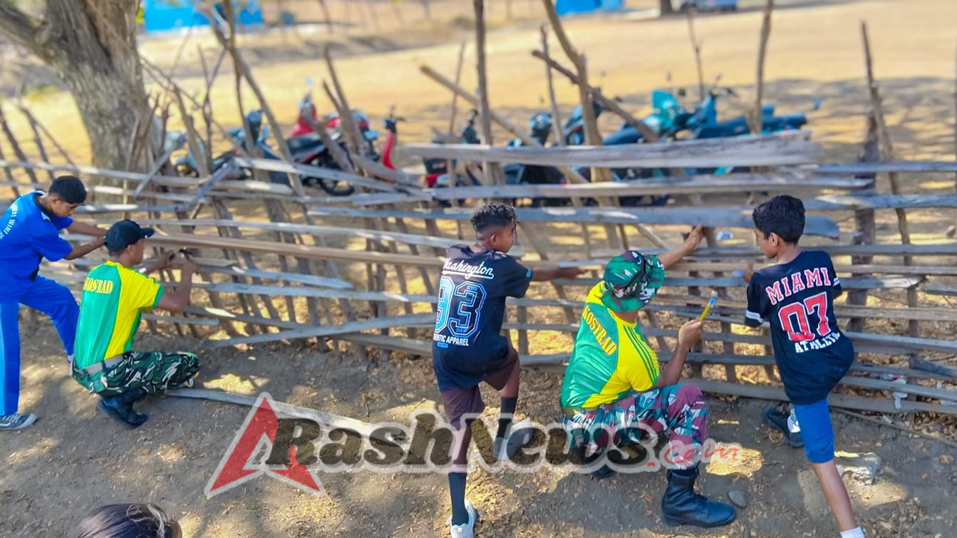 Kokohkan Pendidikan di Perbatasan, Satgas Pamtas Yonarhanud 2 Kostrad Adakan Karya Bakti Renovasi SMP Wini