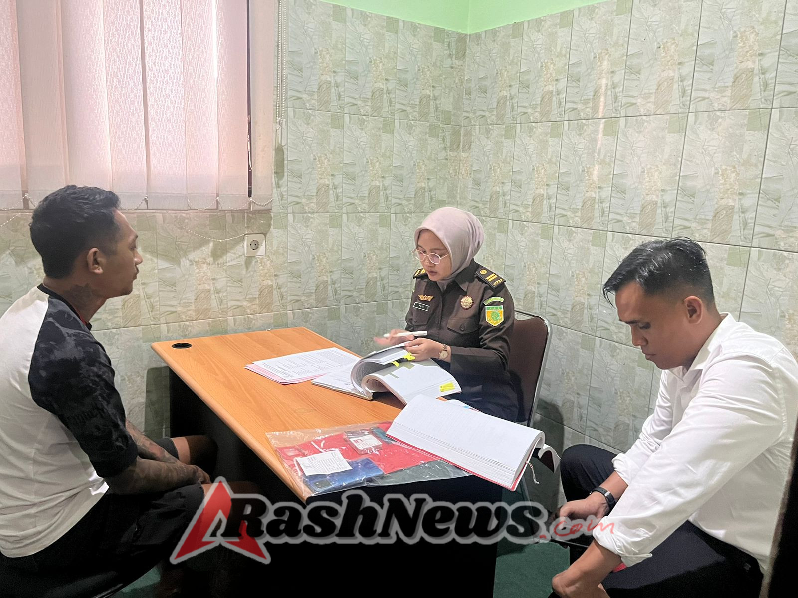 Sat Resnarkoba Polres Karangasem Serahkan Tersangka Kasus Narkoba ke Kejaksaan