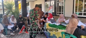 Kartu Sumbawa Barat Maju Disalurkan, Babinsa Pastikan Kegiatan Berjalan Aman dan Tertib